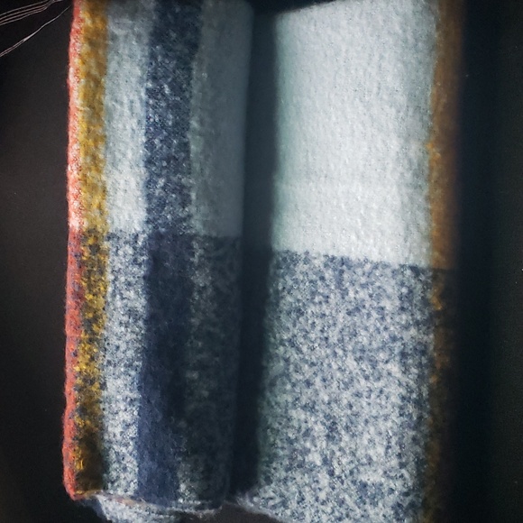 NWT Steve Madden Plaid Blanket Scarf Blue Grey White Yellow Holiday Scarf - Picture 10 of 16